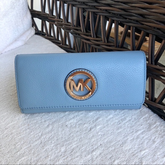 Michael Kors Handbags - Michael kors women’s wallet